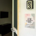 Apartment Lush Escape - Hottube And Sauna *