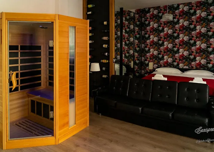 Apartment Lush Escape - Hottube And Sauna *