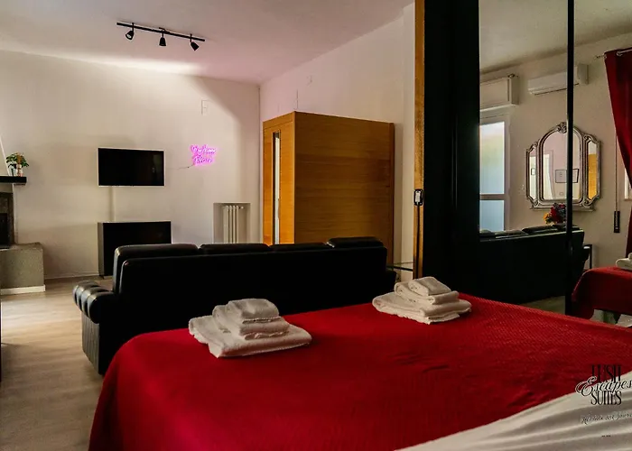 Apartment Lush Escape - Hottube And Sauna *