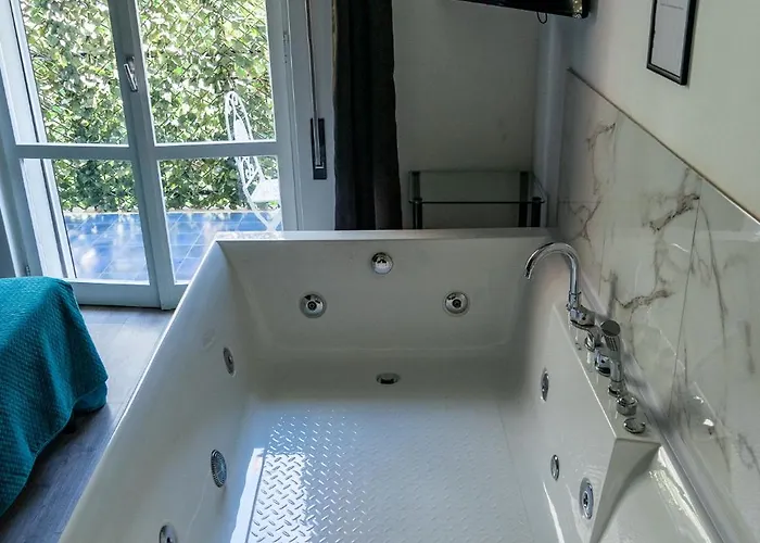 Apartment Lush Escape - Hottube And Sauna Bari