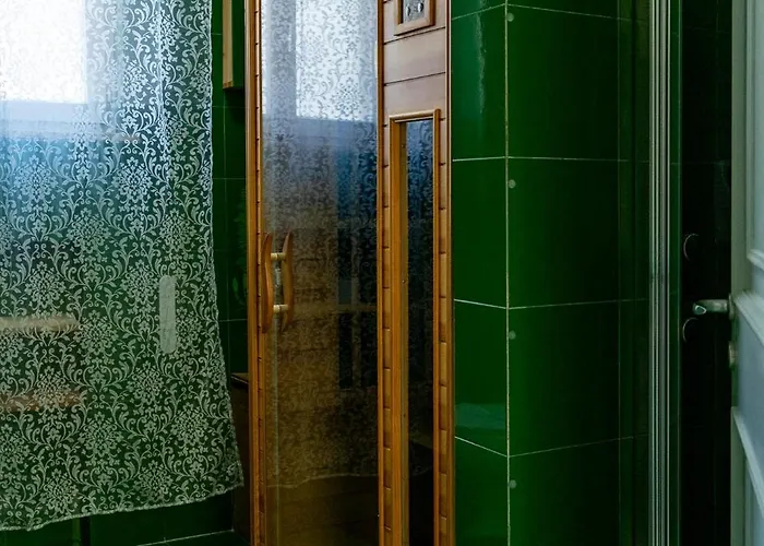 Apartment Lush Escape - Hottube And Sauna