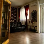 Lush Escape - Hottube And Sauna Apartman
