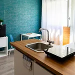 Lush Escape - Hottube And Sauna Apartman Bari