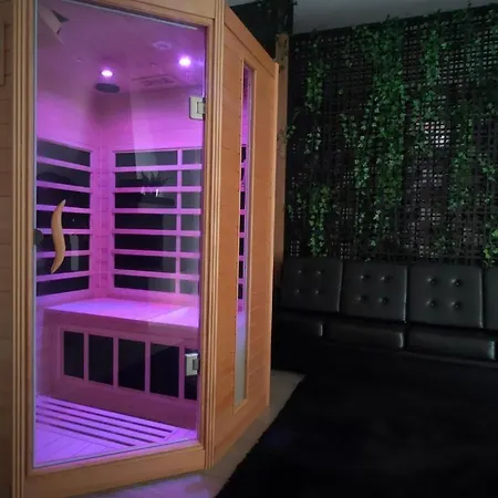 Apartment Lush Escape - Hottube And Sauna *