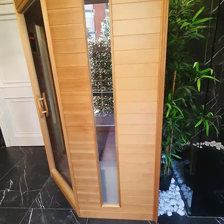 Apartment Lush Escape - Hottube And Sauna *