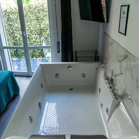 Apartament Lush Escape - Hottube And Sauna Bari