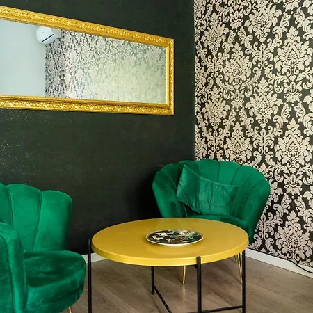 Lush Escape - Hottube And Sauna Apartament