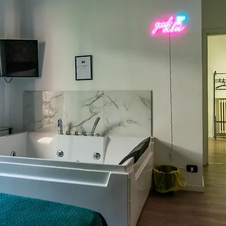 Lush Escape - Hottube And Sauna 巴里