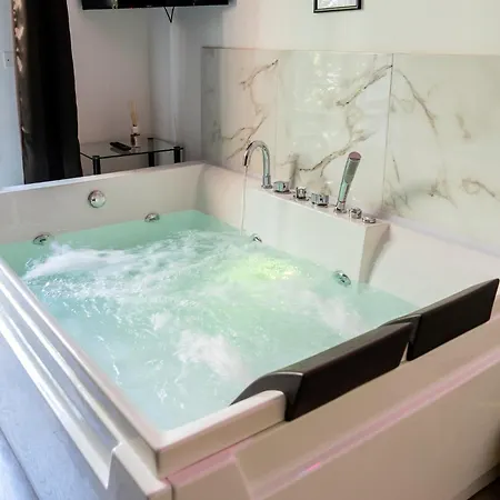 Lush Escape - Hottube And Sauna * Bari