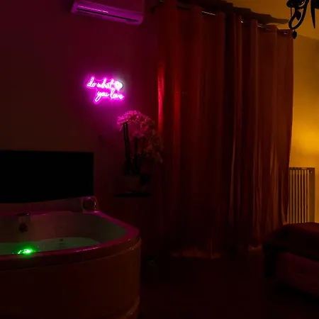 Lush Escape - Hottube And Sauna 巴里