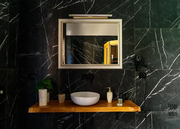 Lush Escape - Hottube And Sauna Lägenhet Bari