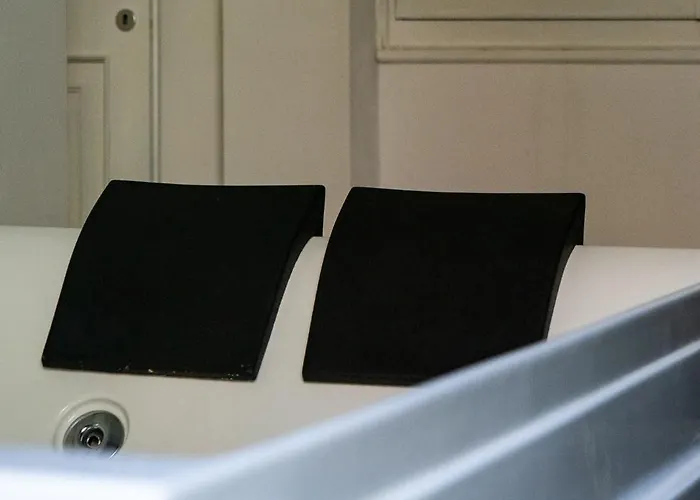 Lush Escape - Hottube And Sauna Lägenhet Bari