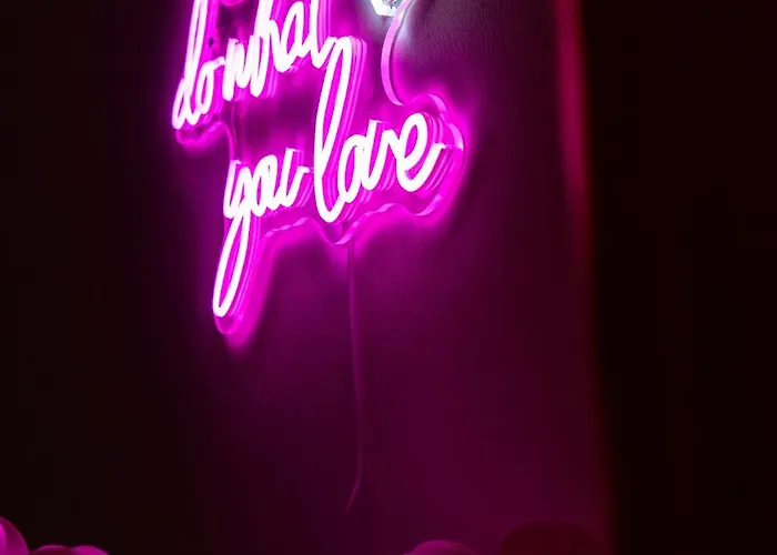 Lush Escape - Hottube And Sauna Lägenhet *