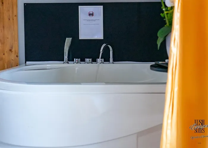 Lägenhet Lush Escape - Hottube And Sauna Bari